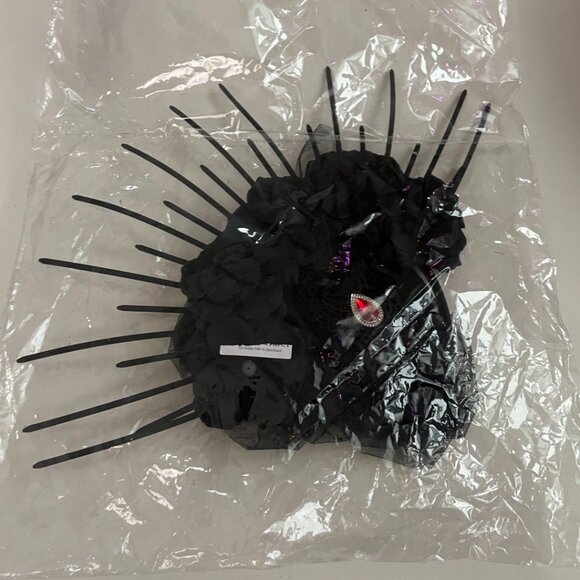 Gothic Black Halo Crown With Veil - Picture 2 of 14